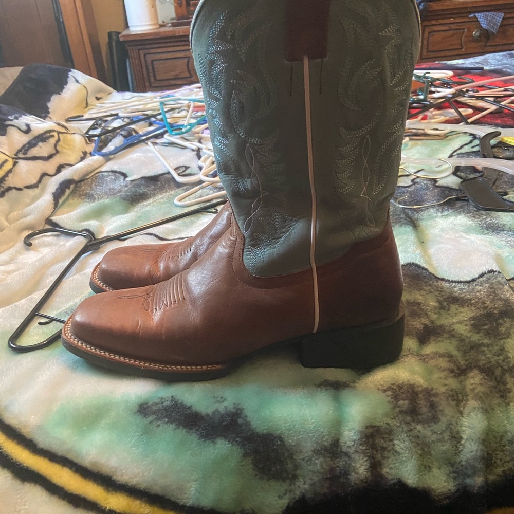Shyanne women’s western boots size 11-m